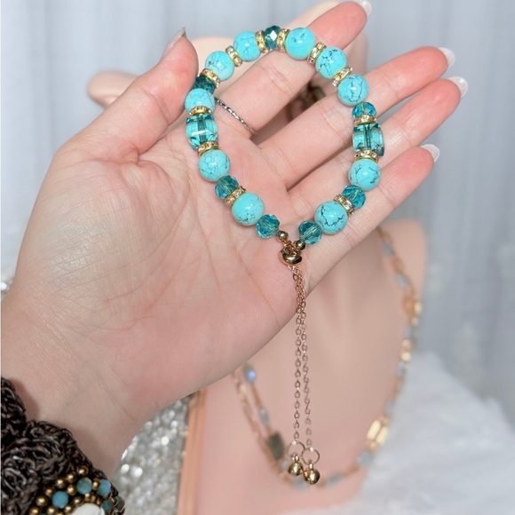 Turquoise and Gold Beaded Bracelet - Picture 5 of 8